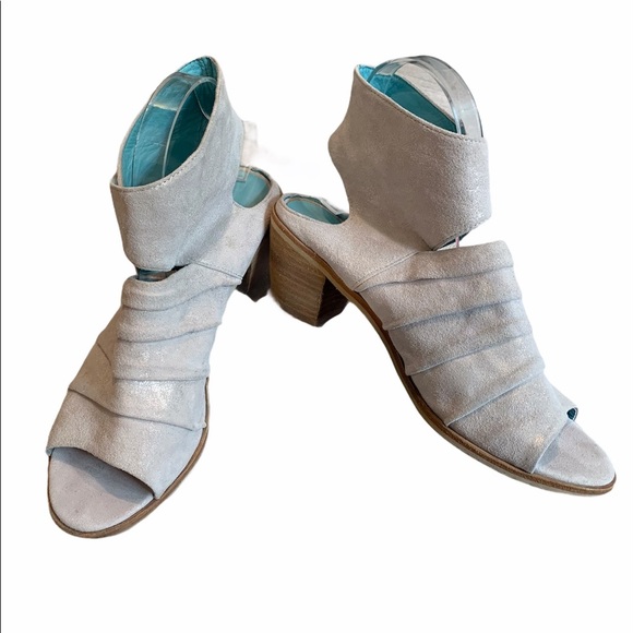 Everybody Fidele Dress Sandal - Picture 4 of 10